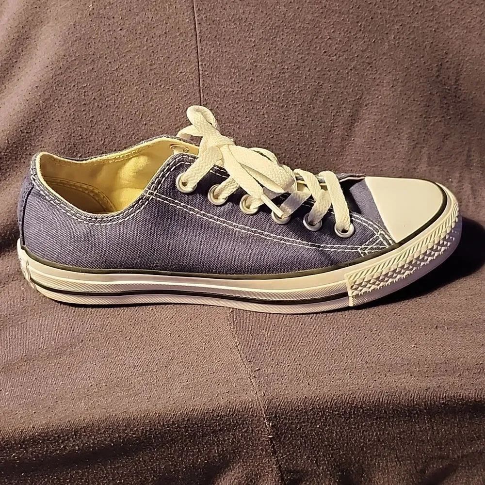 Converse Navy men 5 / women 7